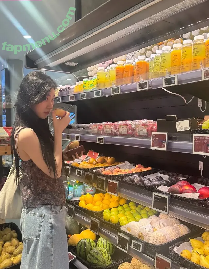 Chaeryeong nude photo #0373 (ITZY (채령 / chaerrry0)