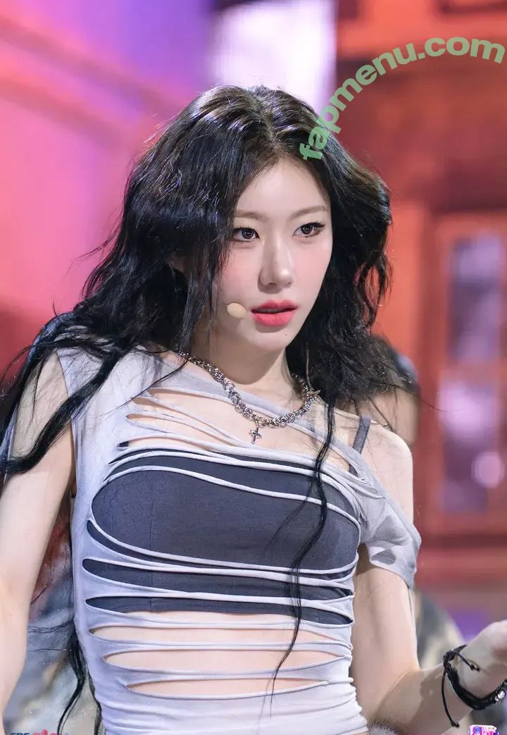 Chaeryeong nude photo #0407 (ITZY (채령 / chaerrry0)