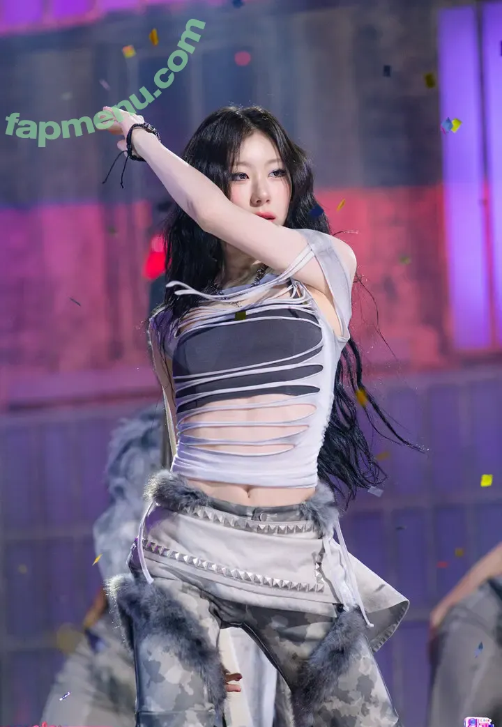 Chaeryeong nude photo #0408 (ITZY (채령 / chaerrry0)