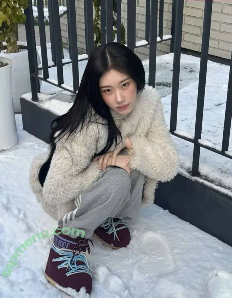 Chaeryeong nude photo #0426 (ITZY (채령 / chaerrry0)