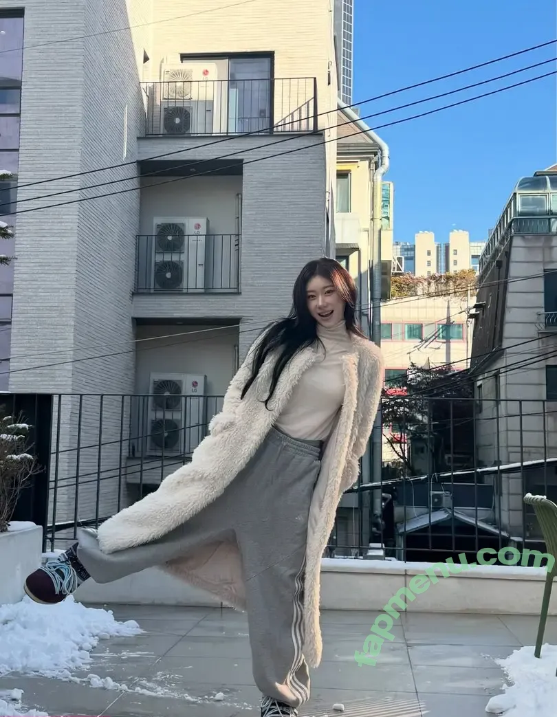 Chaeryeong nude photo #0430 (ITZY (채령 / chaerrry0)