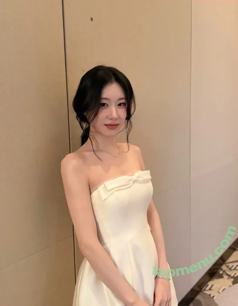 Chaeryeong nude photo #0440 (ITZY (채령 / chaerrry0)