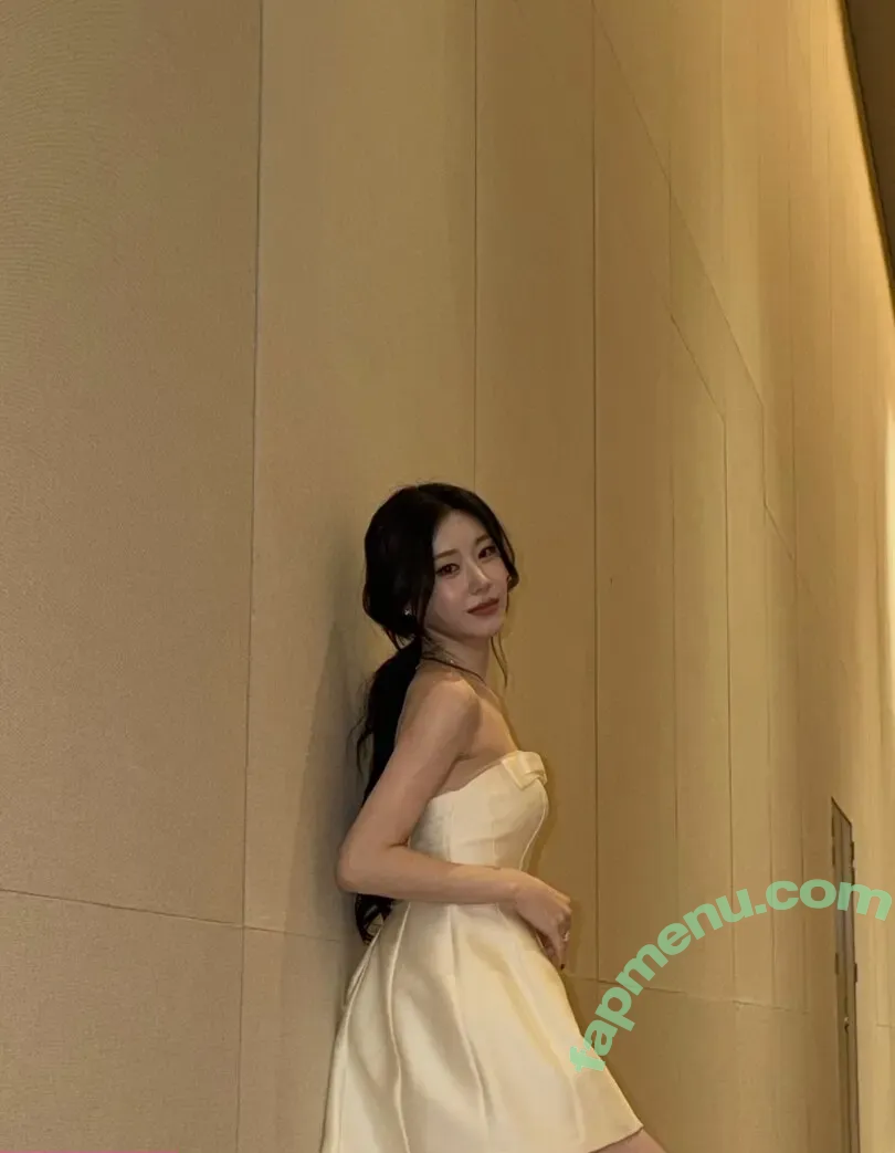 Chaeryeong nude photo #0441 (ITZY (채령 / chaerrry0)