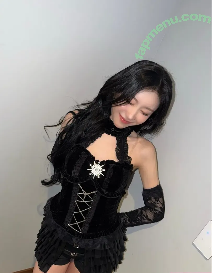 Chaeryeong nude photo #0442 (ITZY (채령 / chaerrry0)
