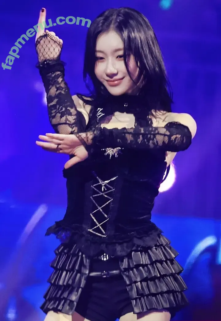 Chaeryeong nude photo #0447 (ITZY (채령 / chaerrry0)