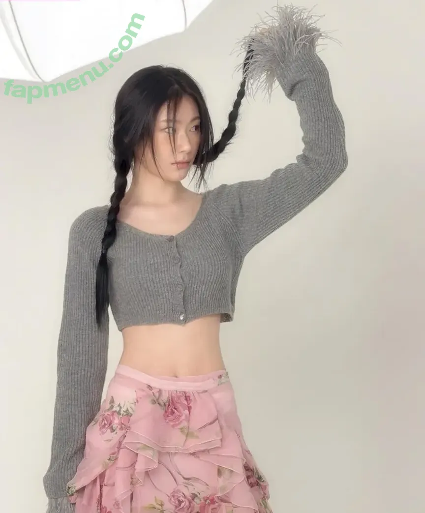 Chaeryeong nude photo #0448 (ITZY (채령 / chaerrry0)