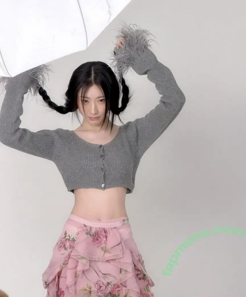 Chaeryeong nude photo #0450 (ITZY (채령 / chaerrry0)