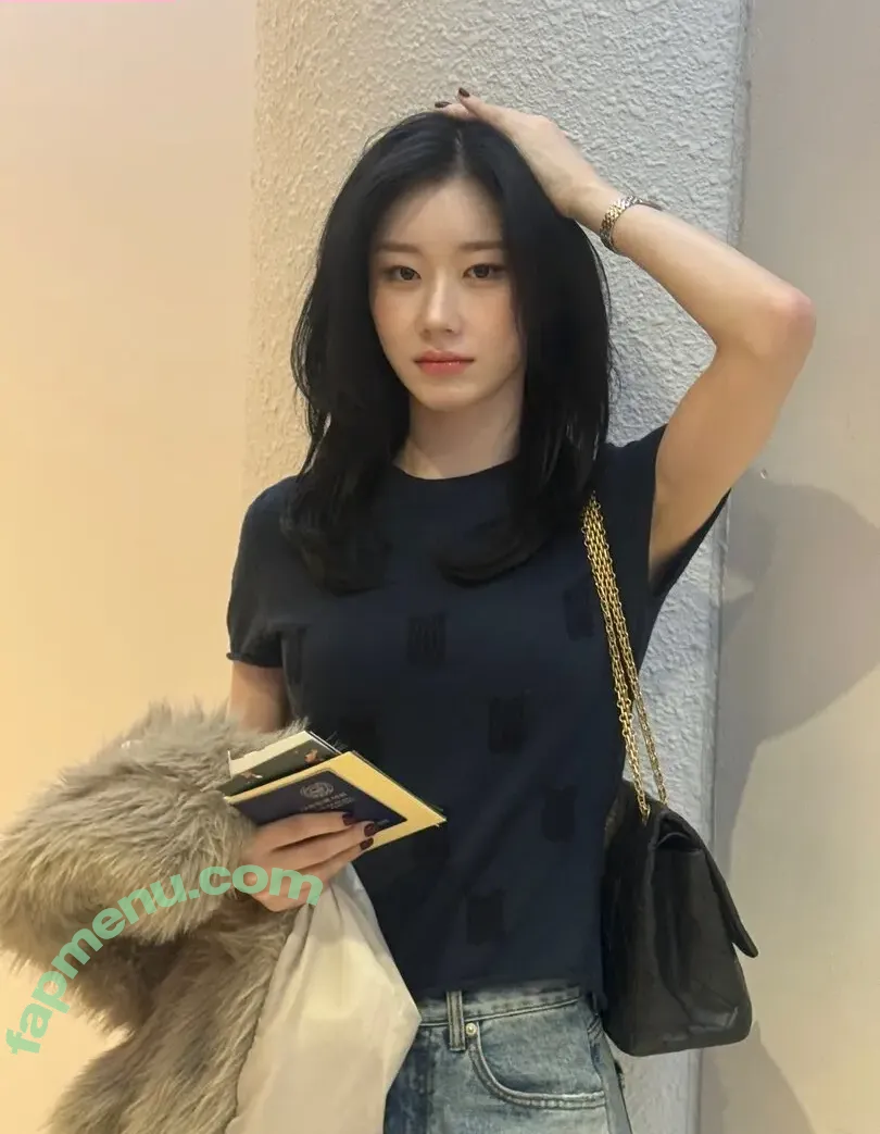 Chaeryeong nude photo #0453 (ITZY (채령 / chaerrry0)