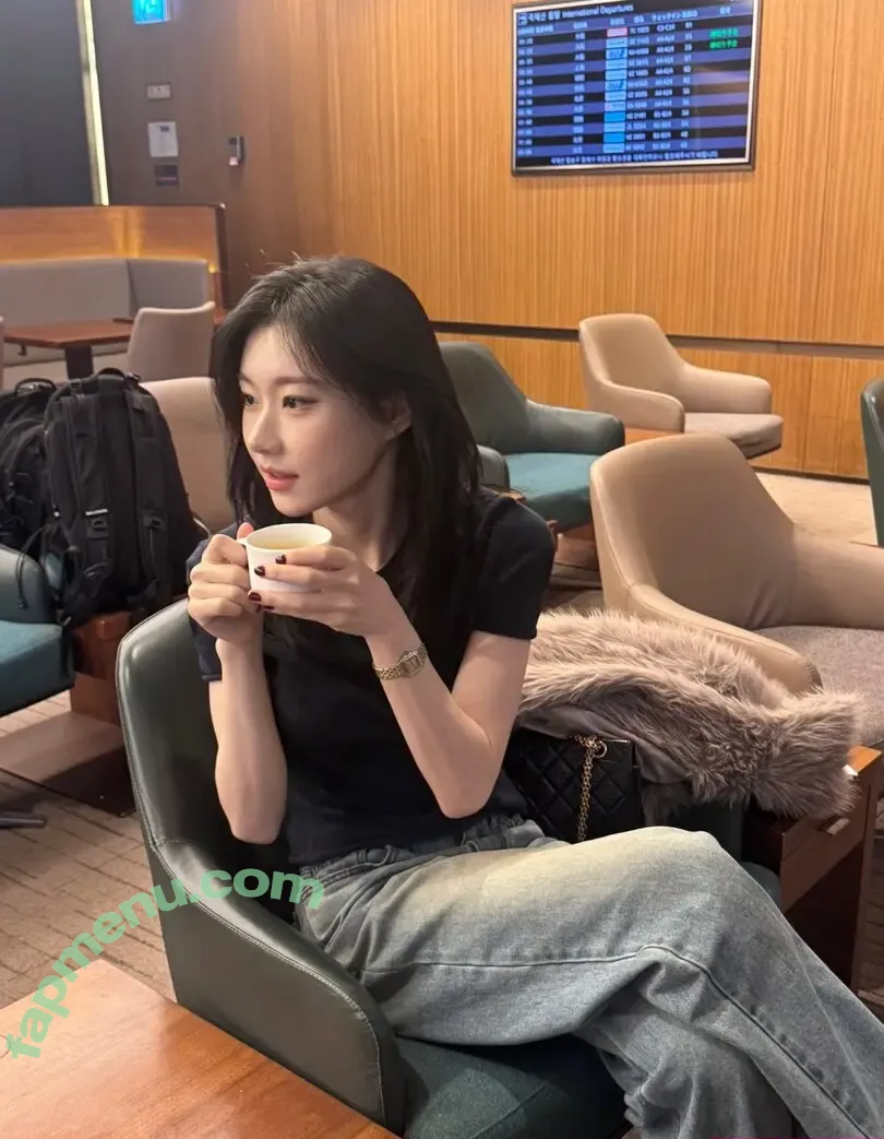 Chaeryeong nude photo #0457 (ITZY (채령 / chaerrry0)