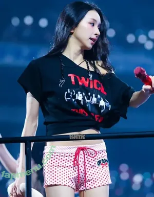 Chaeyoung / TWICE / chaeyoungieofficial nude photo #0077
