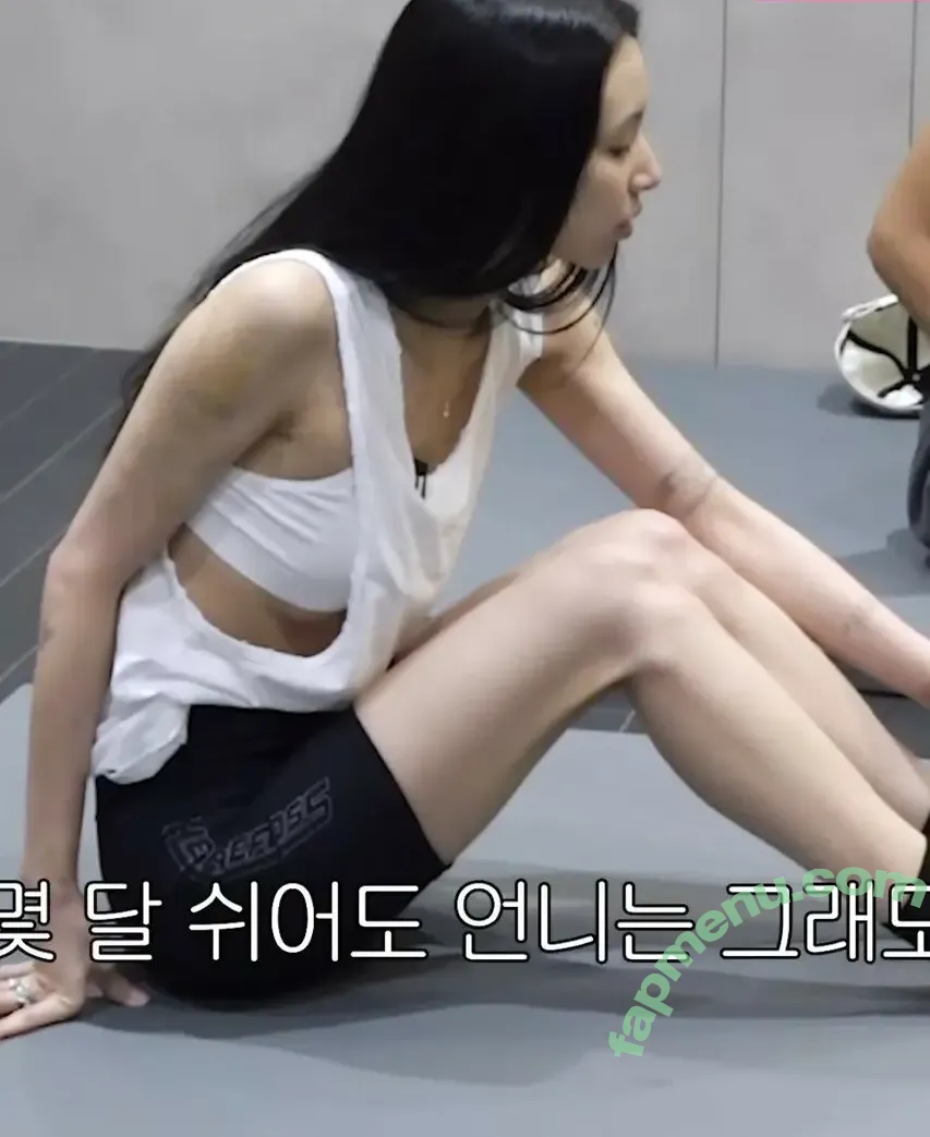 Chaeyoung nude photo #0053 (TWICE / chaeyo.0)
