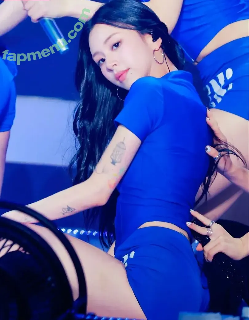 Chaeyoung nude photo #0069 (TWICE / chaeyoungieofficial)