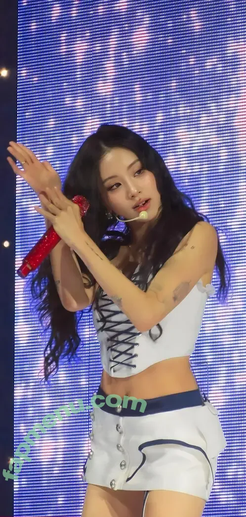 Chaeyoung nude photo #0098 (TWICE / chaeyo.0)