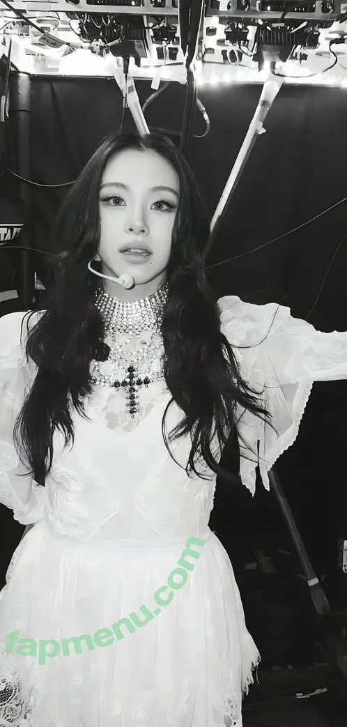 Chaeyoung nude photo #0105 (TWICE / chaeyo.0)