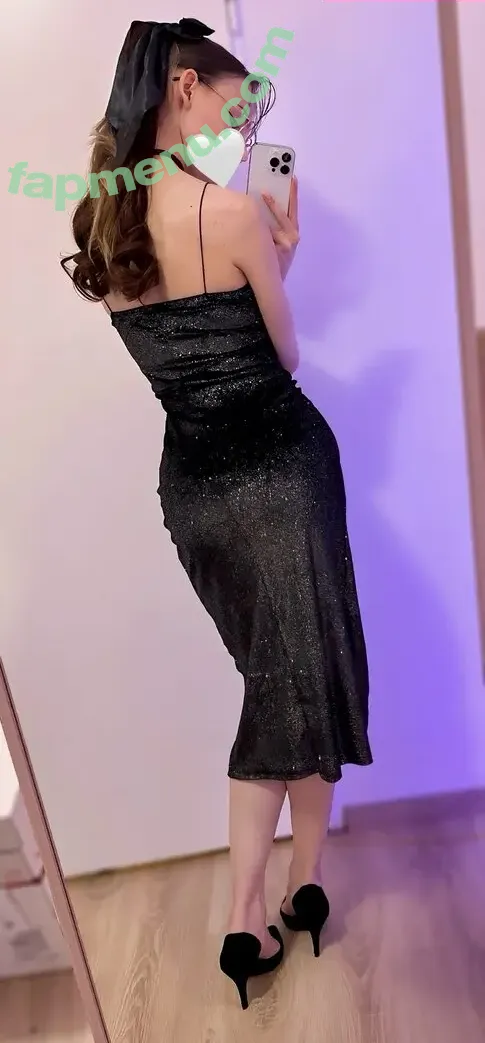 Chaisia nude photo #0068 (chaisia_art / chaisia_irl)