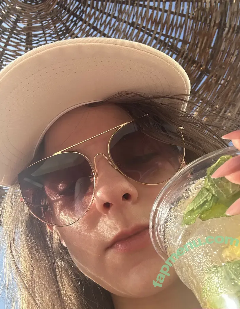 Chaisia nude photo #0132 (chaisia_art / chaisia_irl)