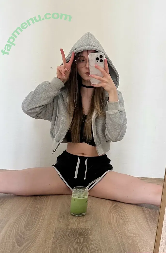 Chaisia nude photo #0140 (chaisia_art / chaisia_irl)