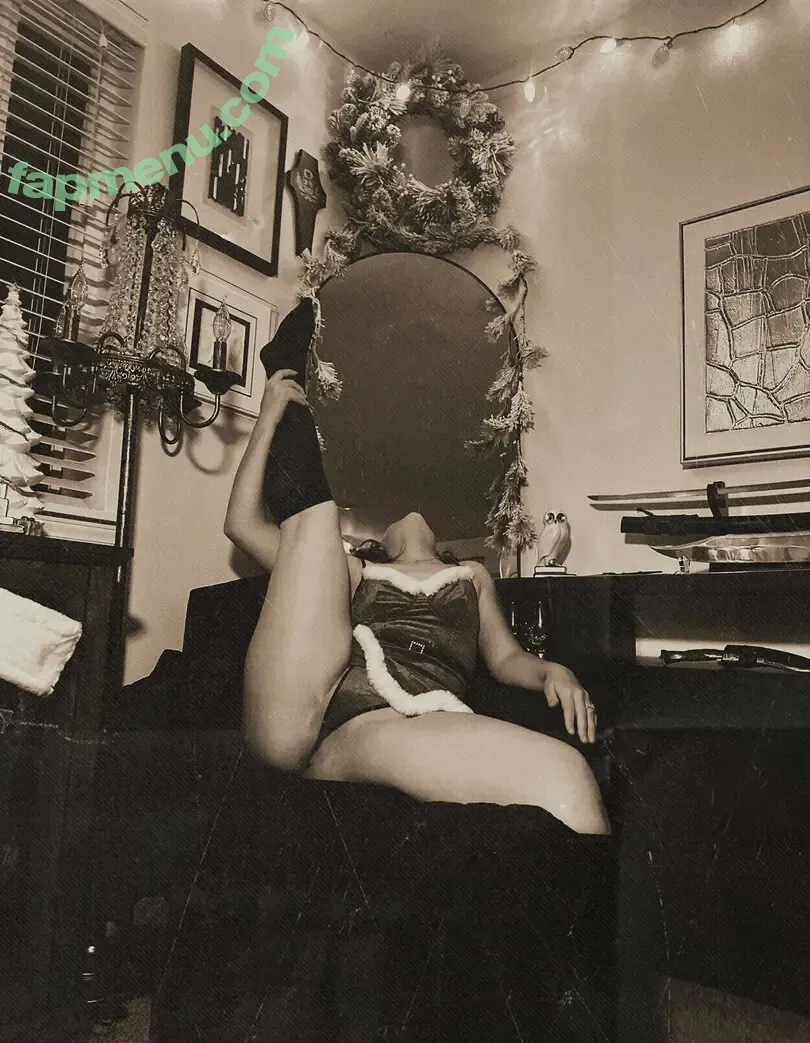 chamberofluxure nude photo #0021 (chamberofluxure)