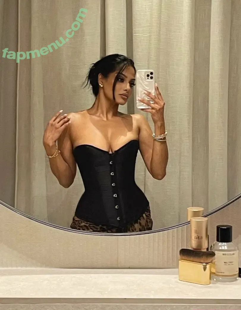 Chandrika Ravi nude photo #0003 (chandrikaravi)