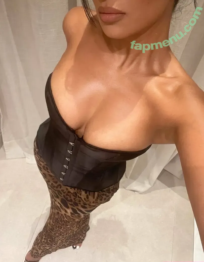Chandrika Ravi nude photo #0004 (chandrikaravi)