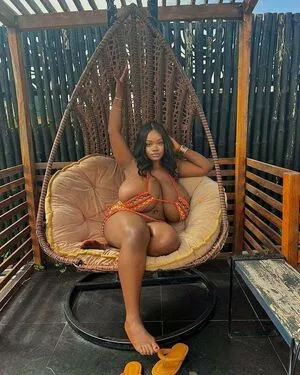 Chanel La Croix / big__ch1 / onlybig__ch1 nude photo #0001