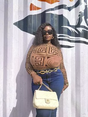 Chanel La Croix / big__ch1 / onlybig__ch1 nude photo #0004