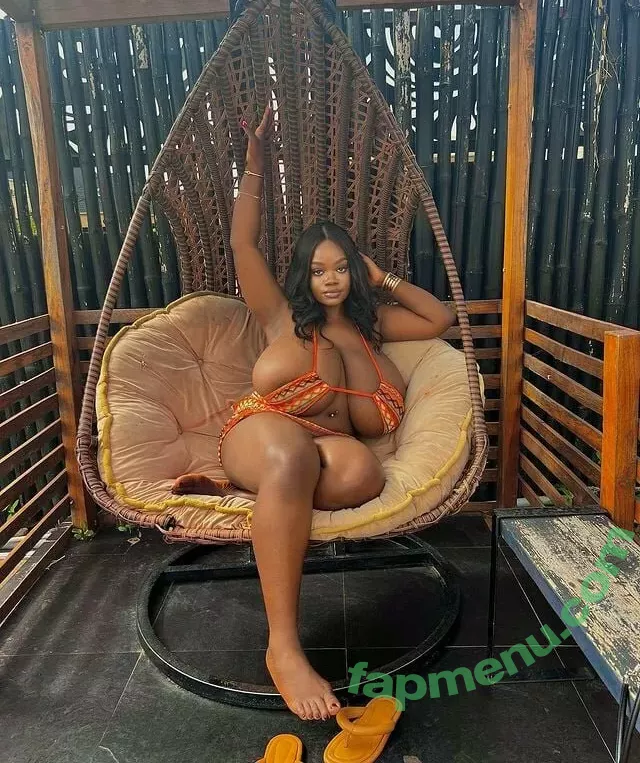 Chanel La Croix nude photo #0001 (big__ch1 / onlybig__ch1)