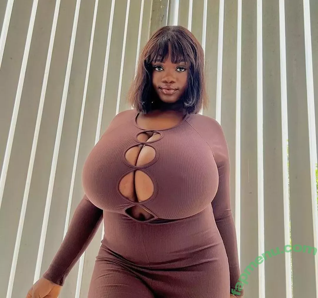 Chanel La Croix nude photo #0007 (big__ch1 / onlybig__ch1)