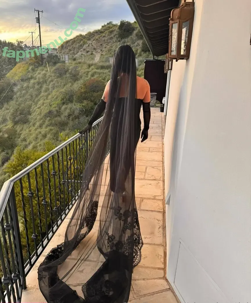 chanelsantini nude photo #0457 (totallysantini)