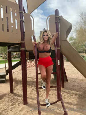 chanelstjames / realchanelstjames nude photo #0016