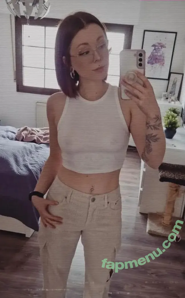 Chantal Lewentz nude photo #0002 (Chantal Lewentz)