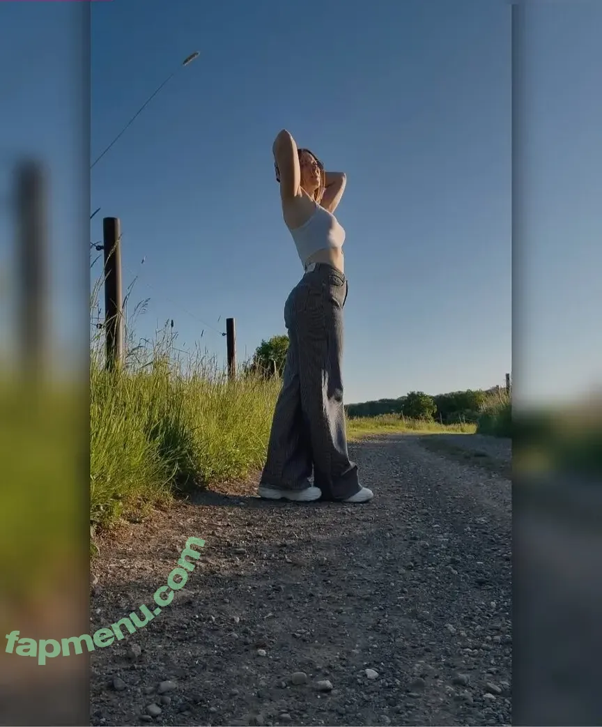 Chantal Lewentz nude photo #0009 (Chantal Lewentz)