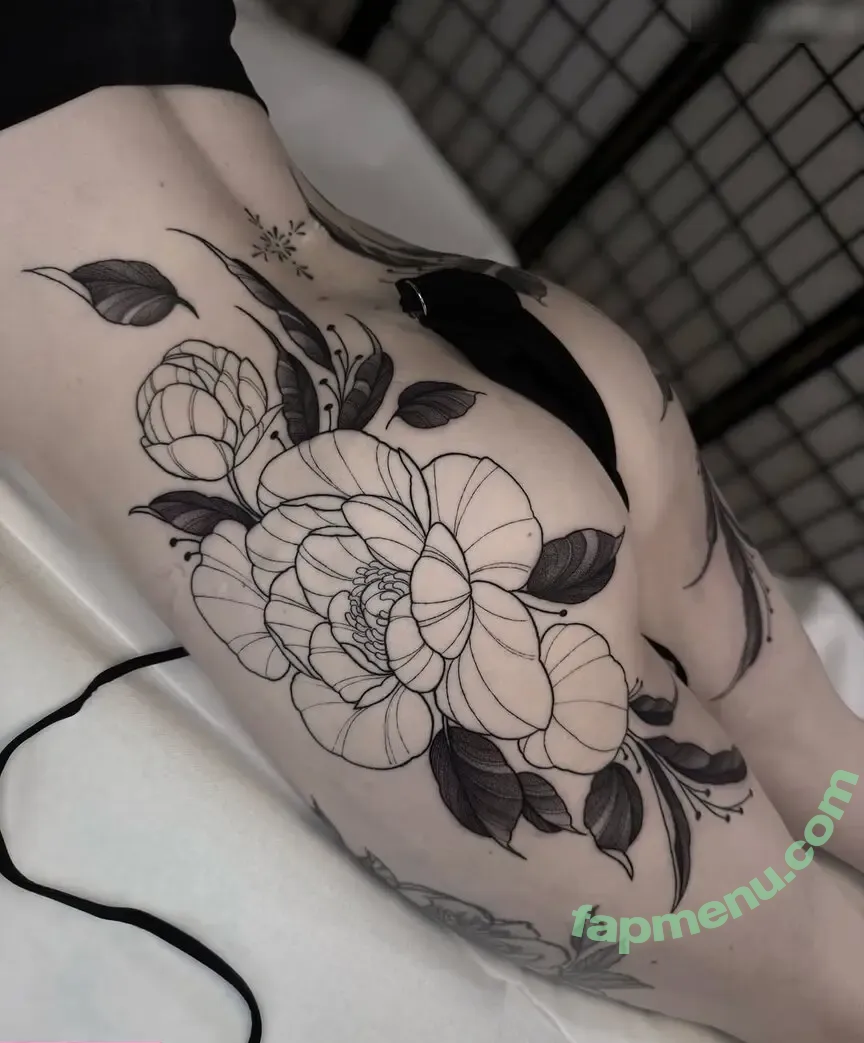 Chantal Lewentz nude photo #0016 (Chantal Lewentz)