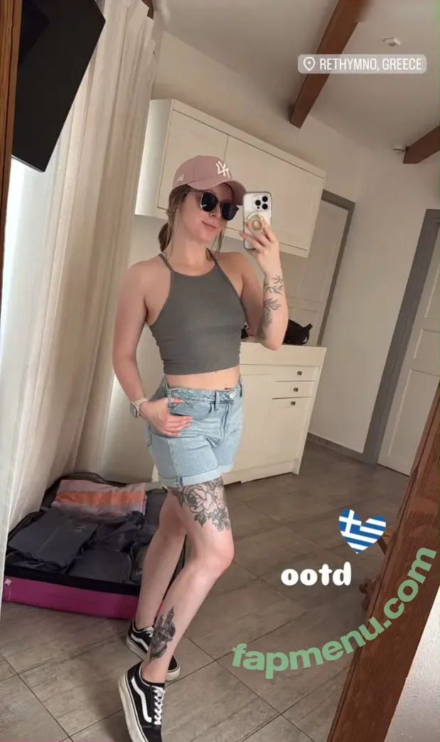 Chantal Lewentz nude photo #0017 (Chantal Lewentz)