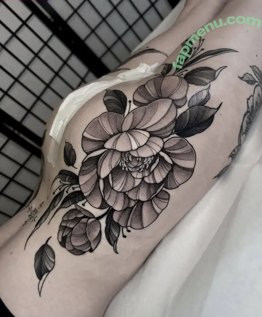 Chantal Lewentz nude photo #0023 (Chantal Lewentz)