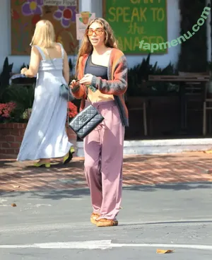 Chantel Jeffries / Ceejay the DJ / ChantelJeffries nude photo #2838