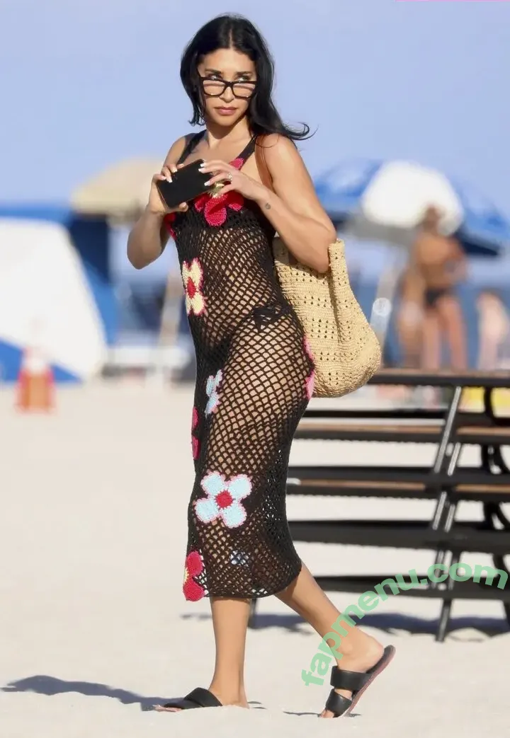 Chantel Jeffries nude photo #3244 (ChantelJeffries / ComeBacktoMe)