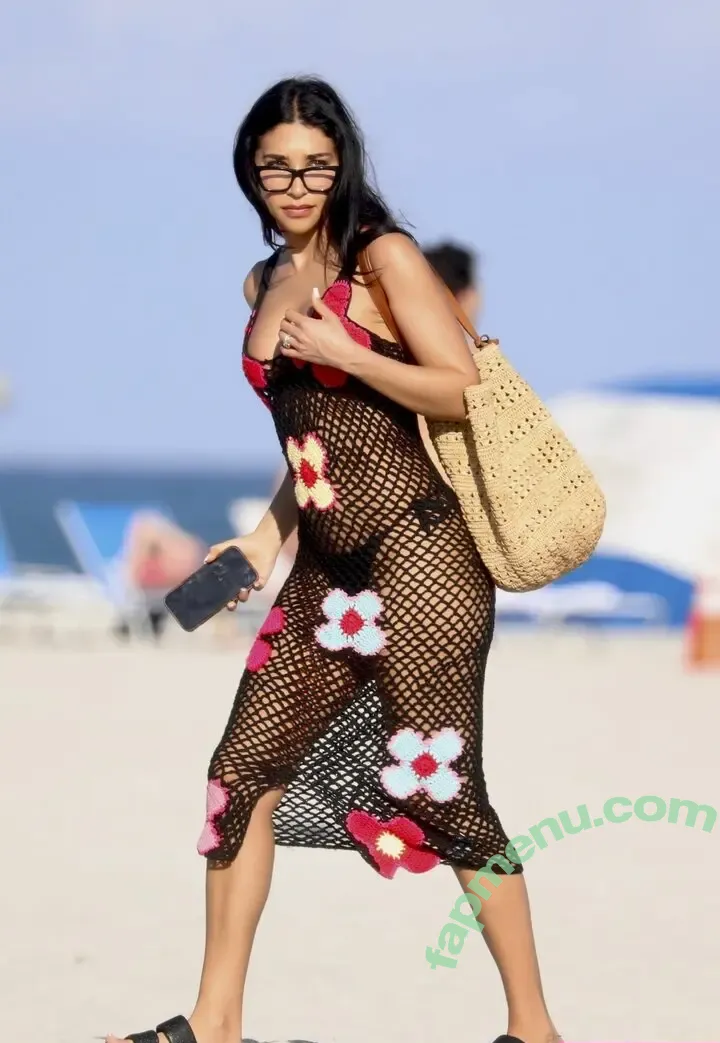 Chantel Jeffries nude photo #3250 (ChantelJeffries / ComeBacktoMe)