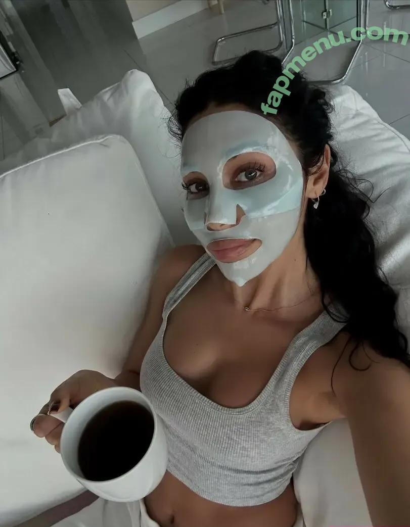 Chantel Jeffries nude photo #3290 (ChantelJeffries / ComeBacktoMe)