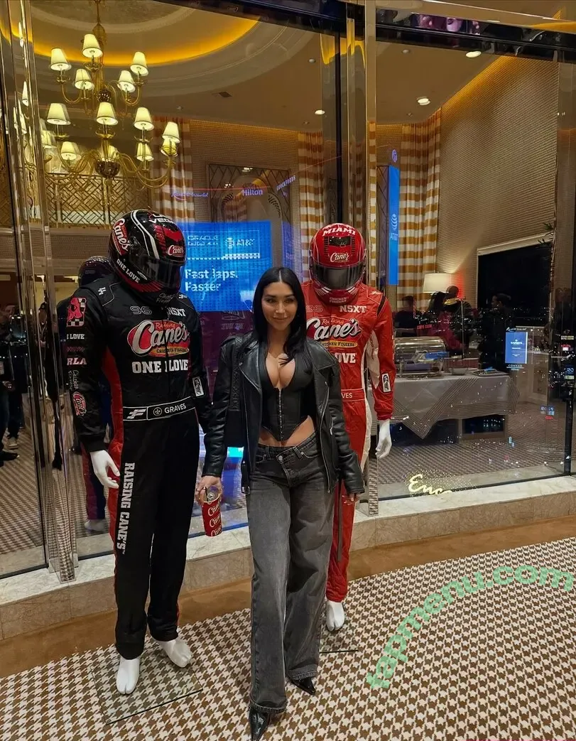 Chantel Jeffries nude photo #3294 (ChantelJeffries / ComeBacktoMe)