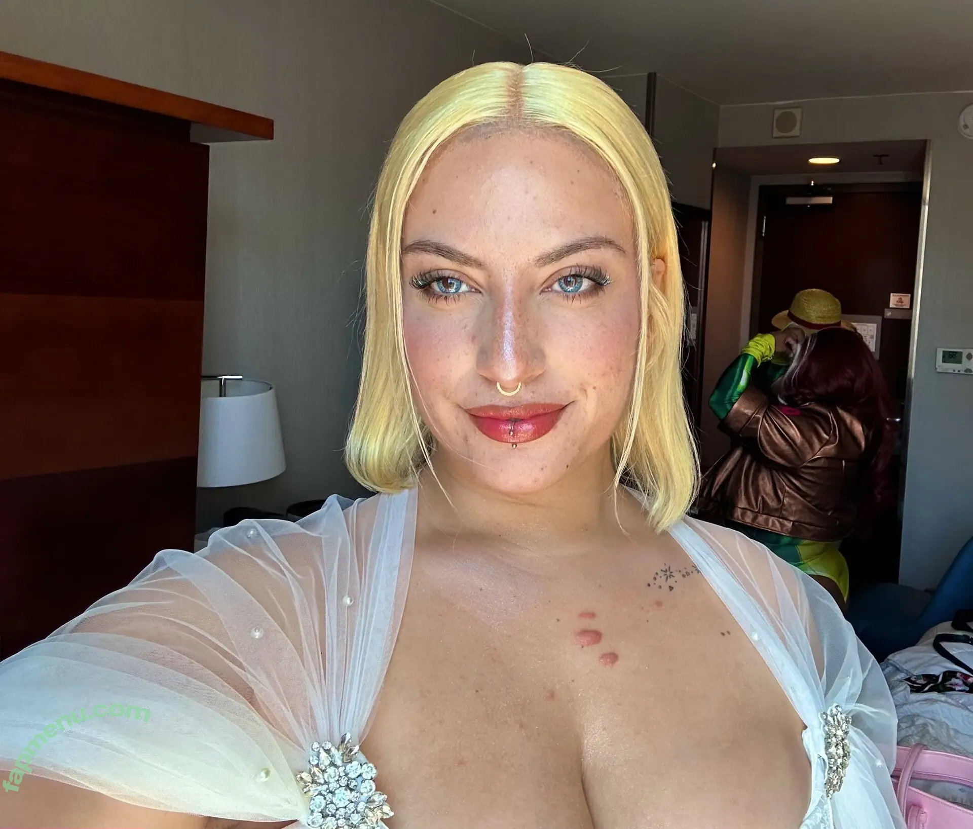 Chaos Fae Ari nude photo #0063 ($AriRoya / afaeded / afghanican / chaos.fae / spiceelatina_)