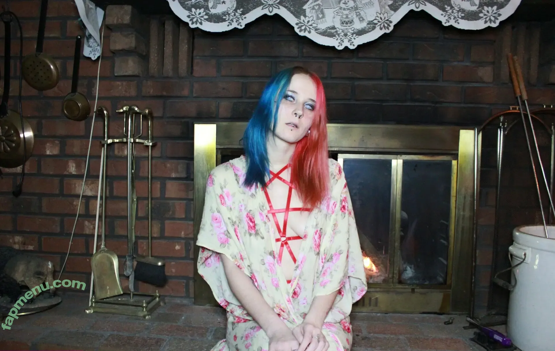 chaoticpixie nude photo #0008 (chaoticpixie)