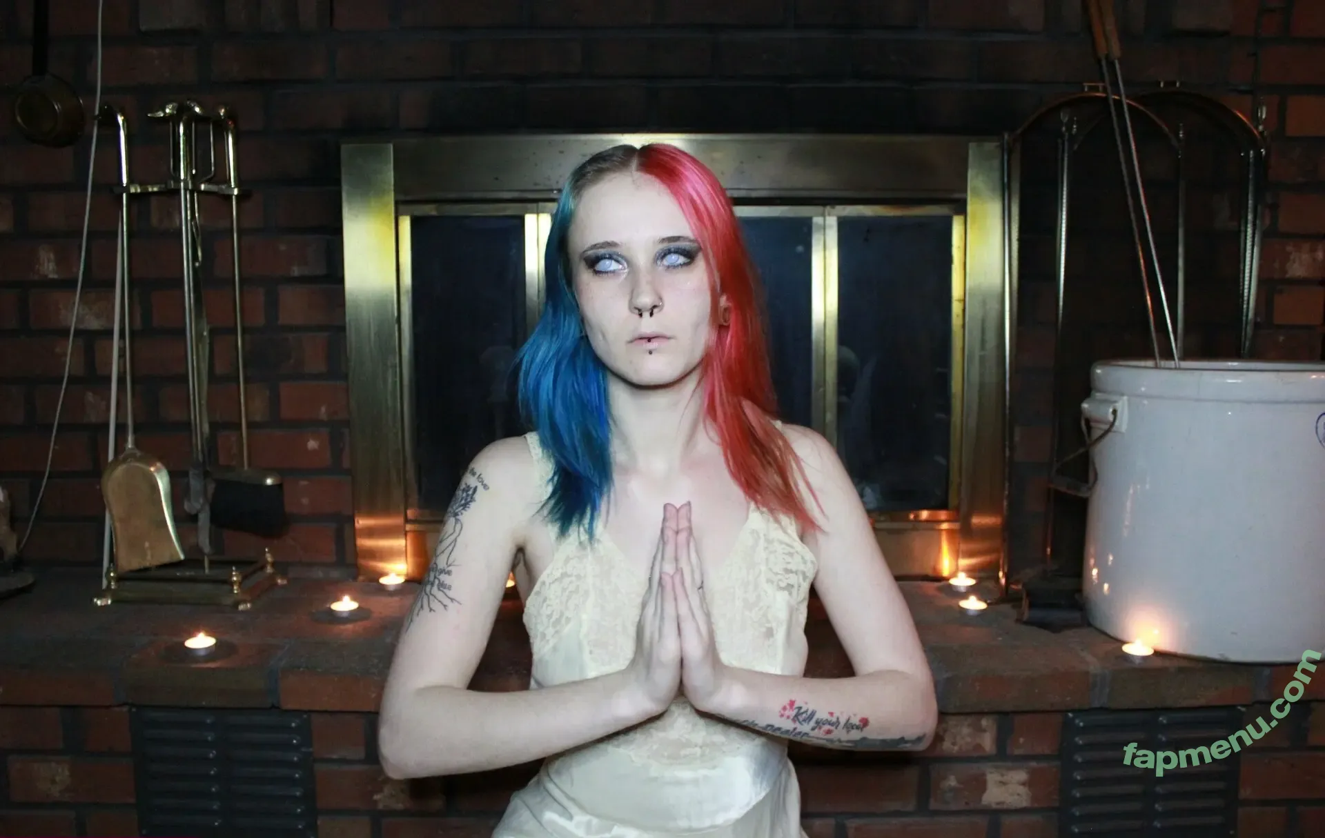 chaoticpixie nude photo #0010 (chaoticpixie)