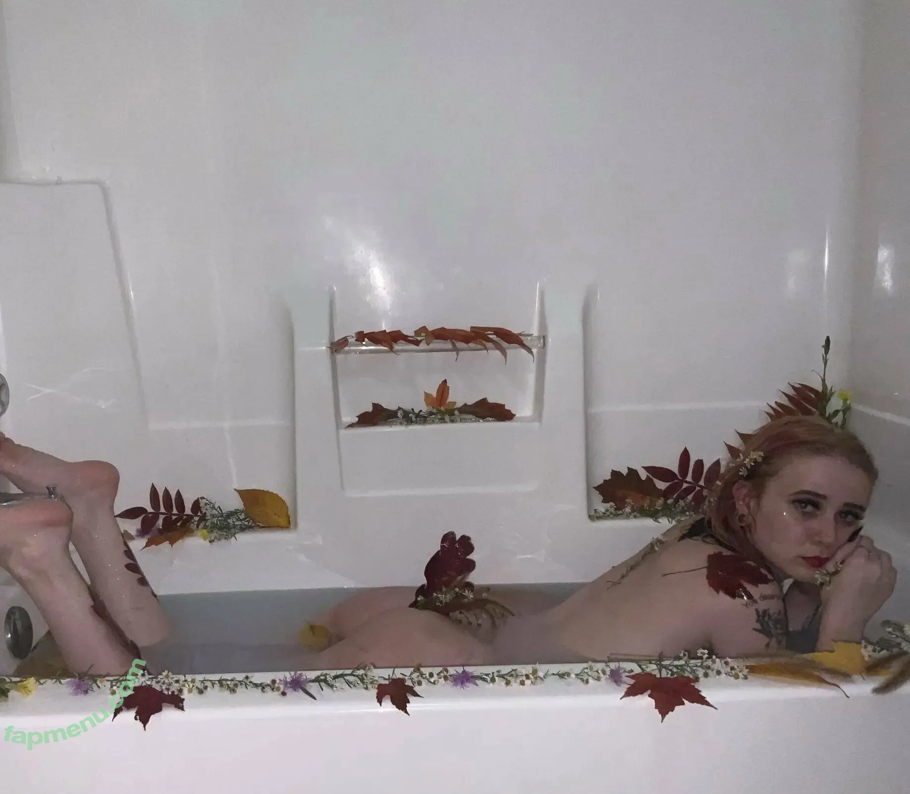 chaoticpixie nude photo #0025 (chaoticpixie)