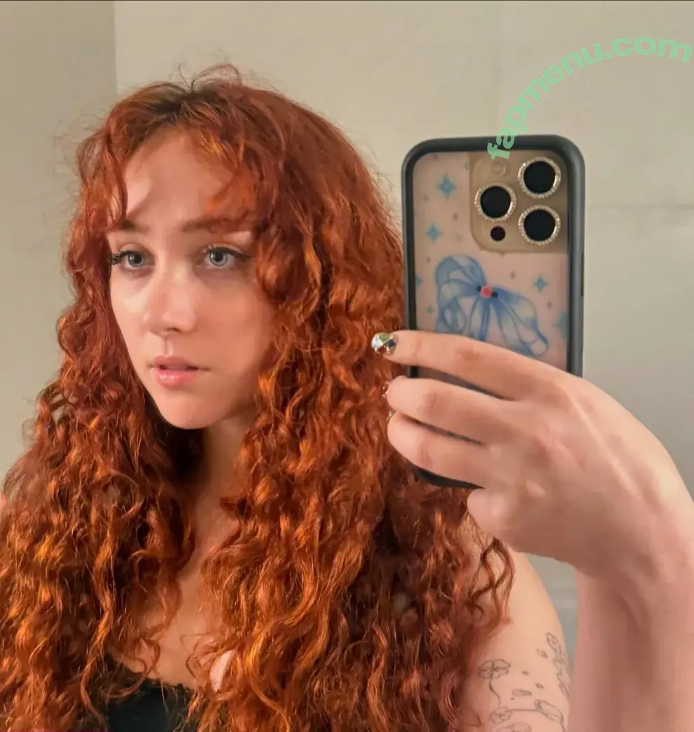 Chappell Roan nude photo #0521 (chappellroan)