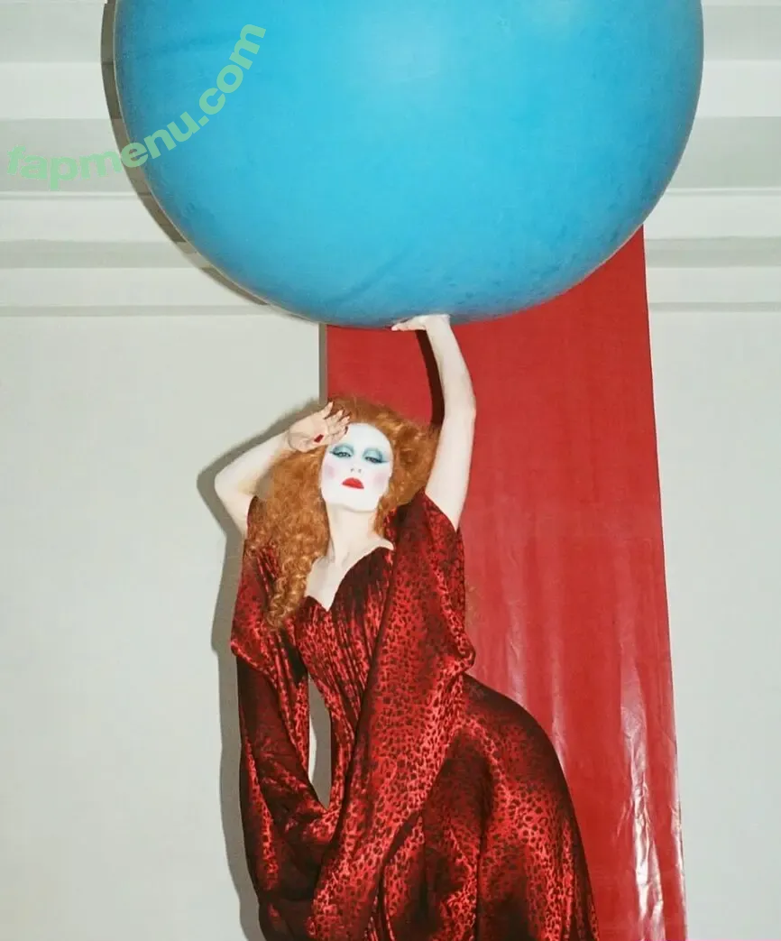 Chappell Roan nude photo #0634 (chappellroan)