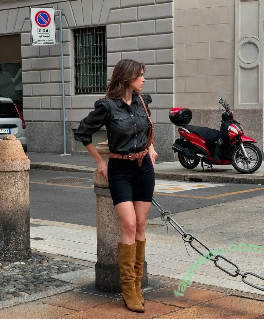 Charleen Weiss nude photo #0136 (charleenweiss)