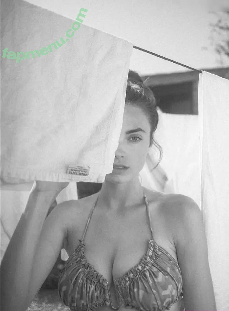 Charleen Weiss nude photo #0402 (charleenweiss)