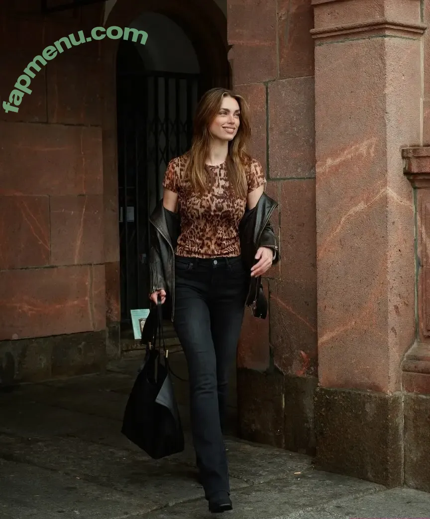 Charleen Weiss nude photo #0416 (charleenweiss)