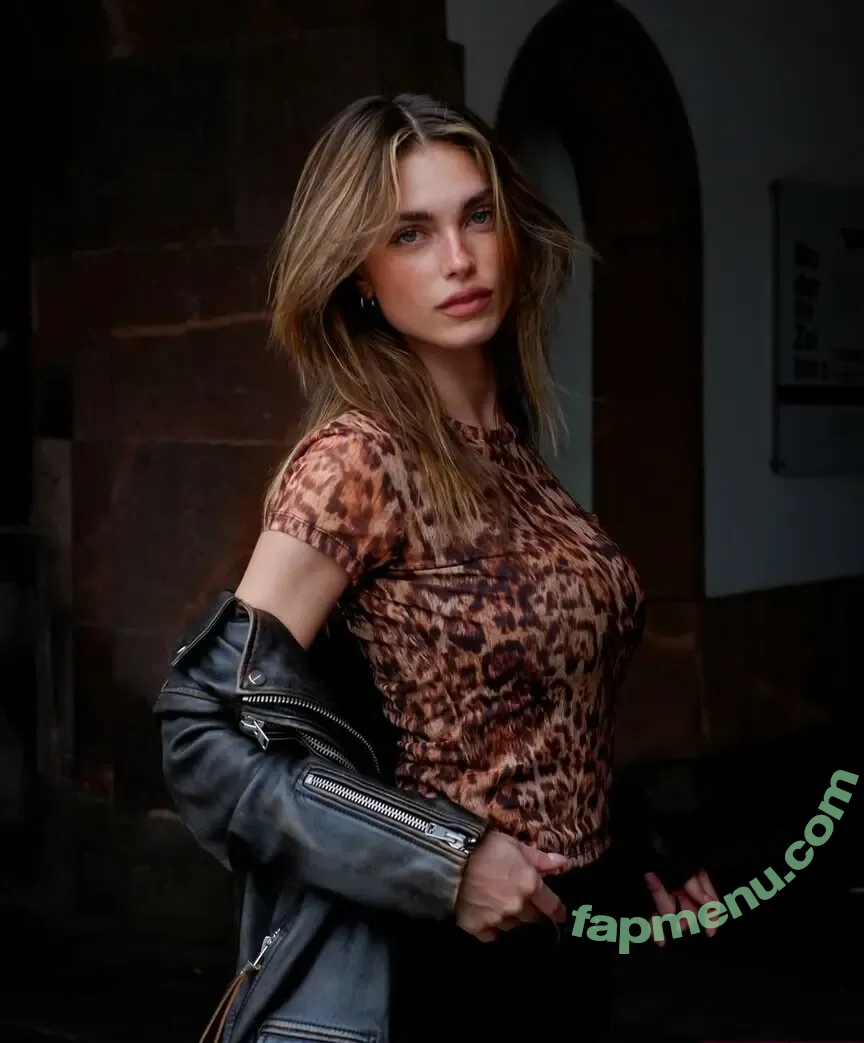 Charleen Weiss nude photo #0418 (charleenweiss)